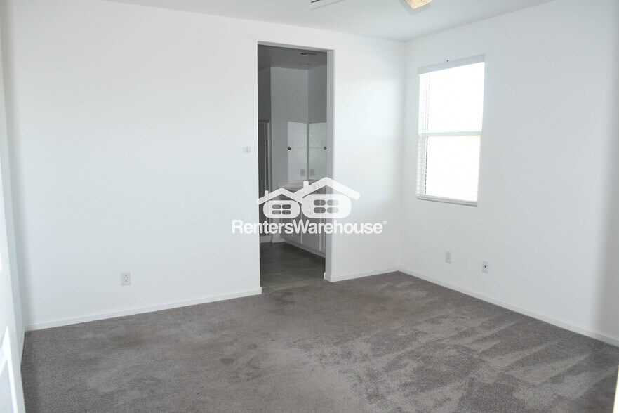 Building Photo - 9449 W Montecito Ave
