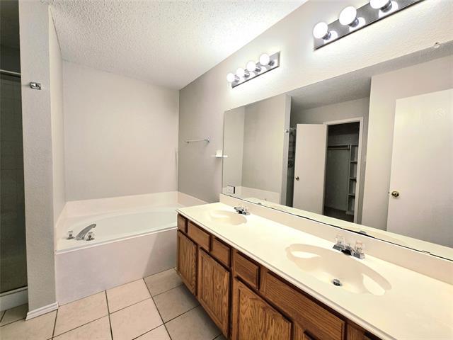 Building Photo - 4156 Palace Pl