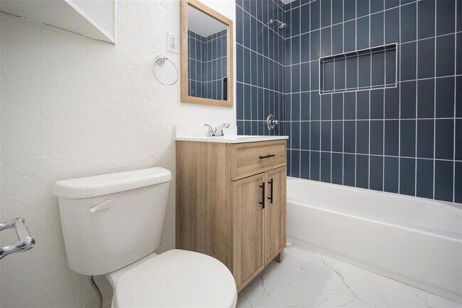 Building Photo - 906 NW 46th St