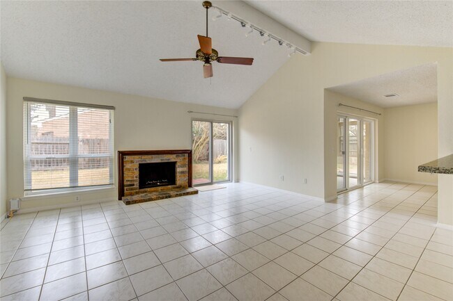 Building Photo - 2927 Great Lakes Ave