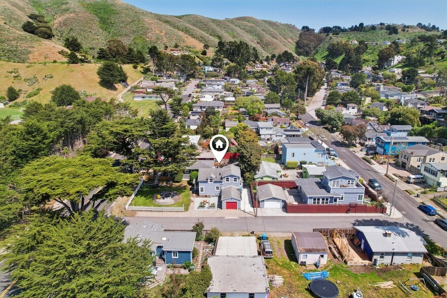 Building Photo - 400 Paloma Ave