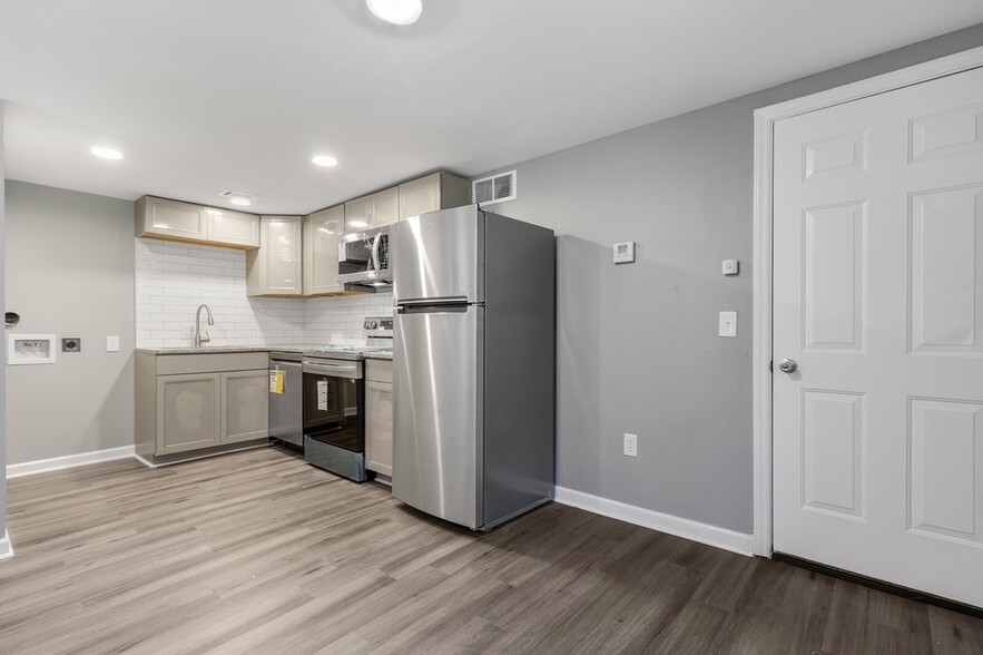 Full kitchen w/ brand new stainless steel LG ThinQ smart home appliances - 2058 Nettie Ct