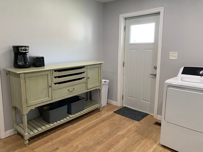 Building Photo - FURNISHED RENTAL