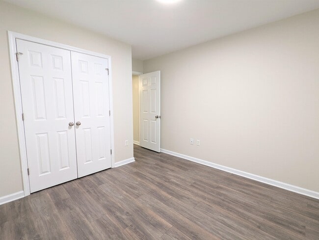 Building Photo - 6498 Glastonburg Ln