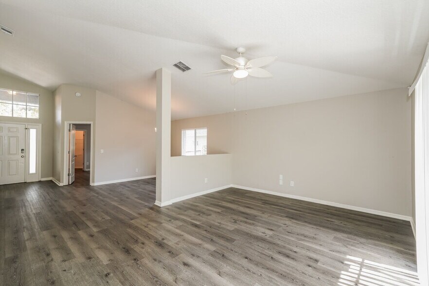 Building Photo - 209 Chardonnay Pl
