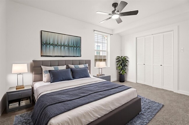 Building Photo - 125 18th Ave N