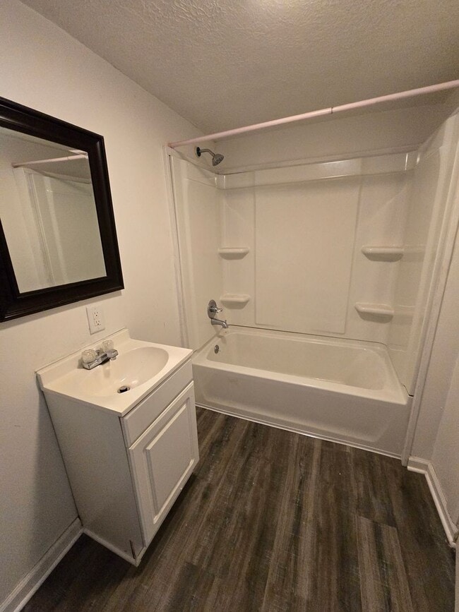 Building Photo - One Bedroom Muncie Duplex Near Walnut Street and West Jackson Street