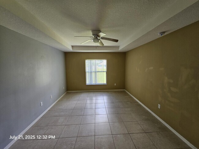 Building Photo - 2182 SW Idaho Ln