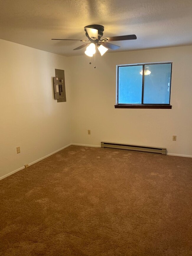 Building Photo - Large corner lot north of town