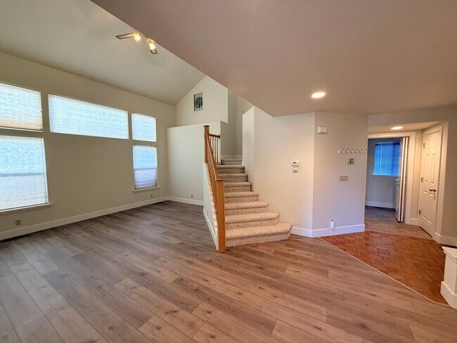 Building Photo - 3056 Alpine Creek Rd