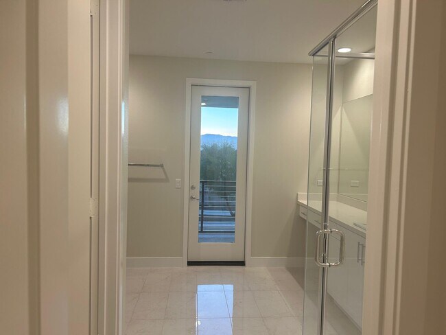 Building Photo - 43275 Passagio Lago Way