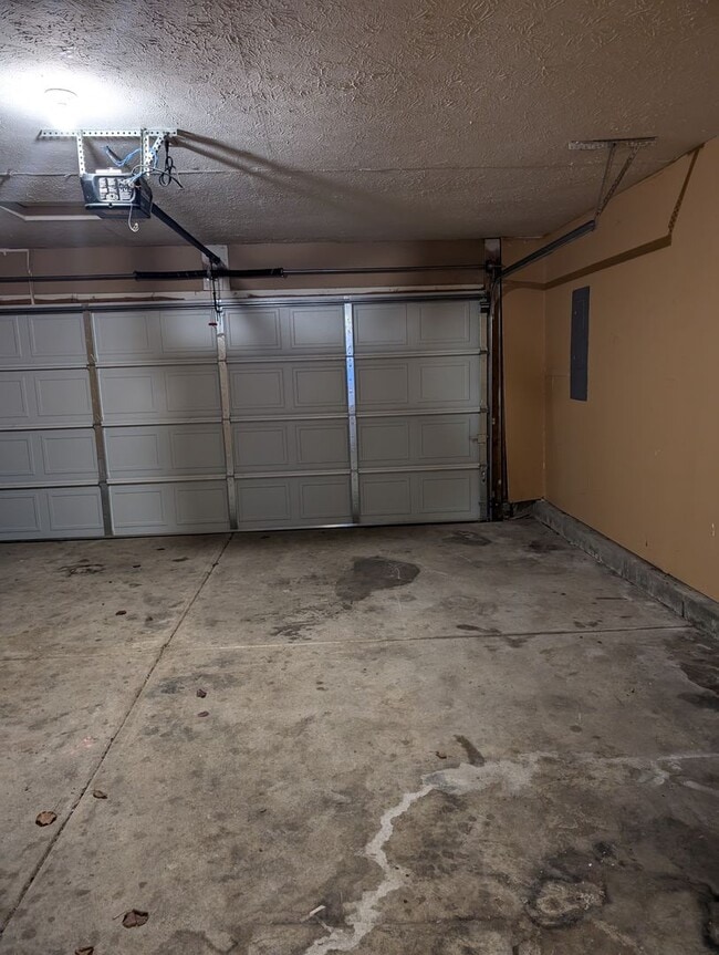 Building Photo - 3024 Percheron Ln