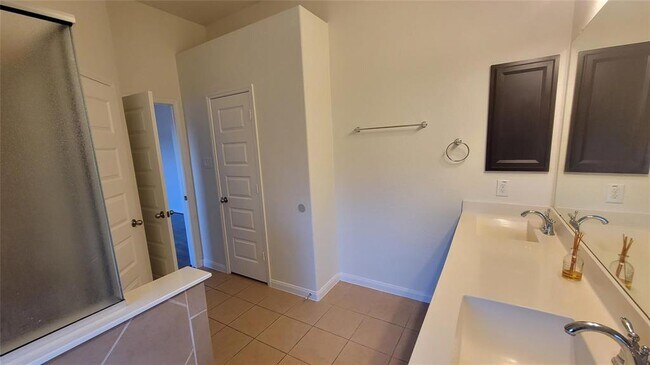 Building Photo - 5610 Scoria Rock Dr
