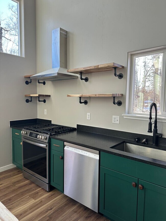 Building Photo - Super cute 3-bedroom, 2-bath single-family home in Palmer!