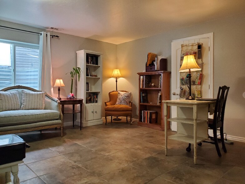 Building Photo - 8744 Soapberry Dr