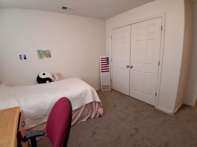 Building Photo - 1969 N Canyon Rd