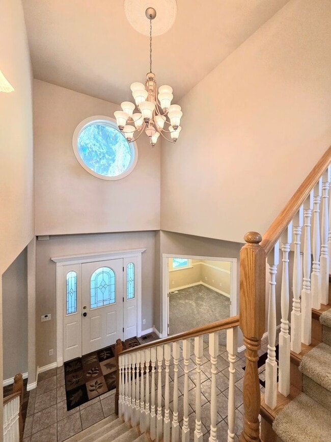 Building Photo - Luxurious Country Living in Desirable Cashmere Location!! 5 Bed + Den, 2.5 Bath!