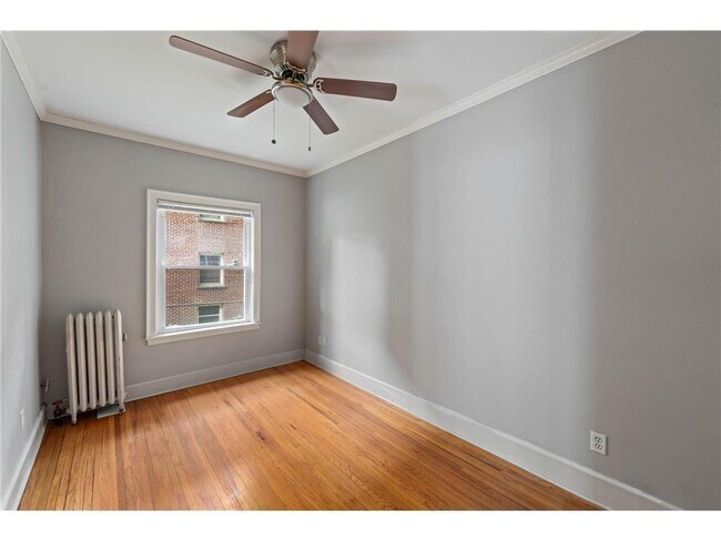 Building Photo - 2733 Girard Ave S