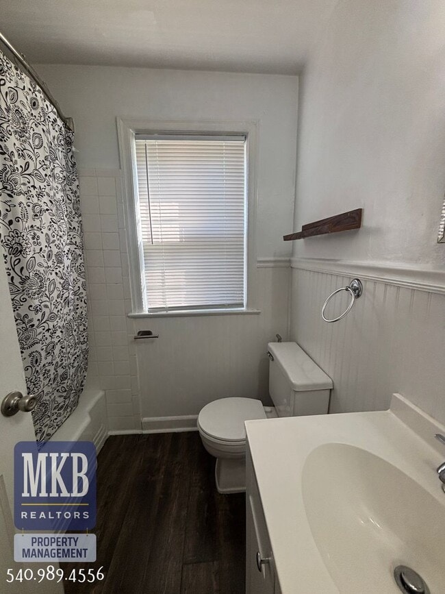 Building Photo - 2 Bedrooms, 1 Bath Condo located in South ...