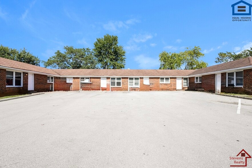 Building Photo - 500 Skyline Dr