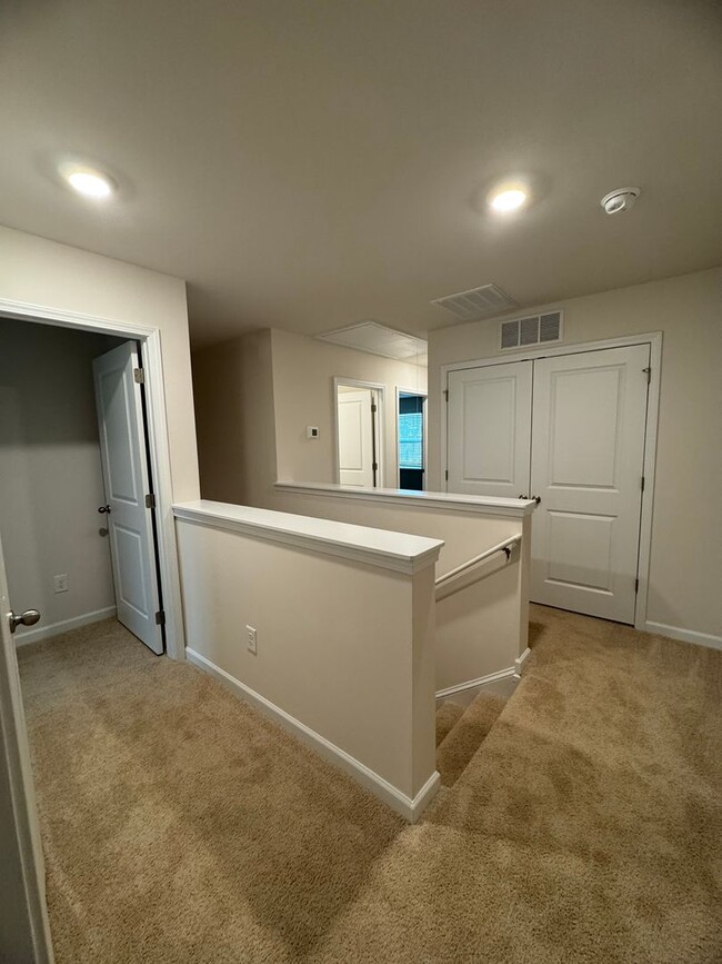 Building Photo - Brand New 4BR 2.5BA Townhome