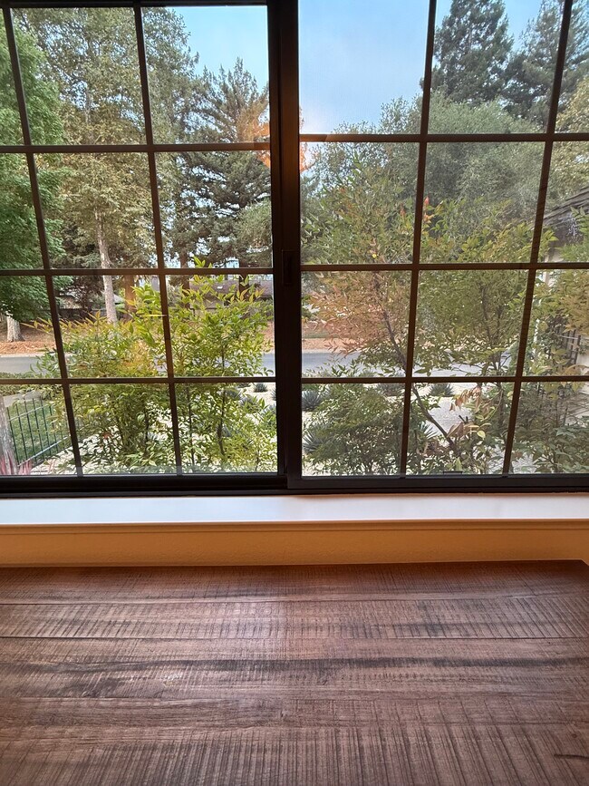 Building Photo - 6484 Heather St