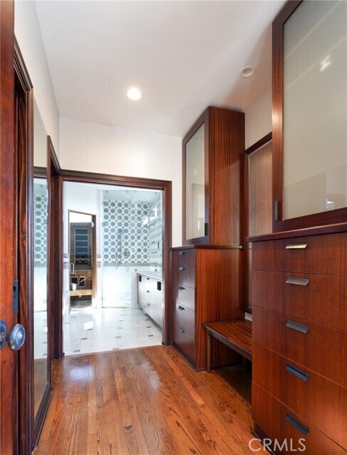 Building Photo - 1949 N Catalina St