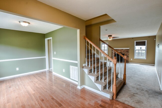 Building Photo - Pet Friendly Four Bedroom with Bonus!