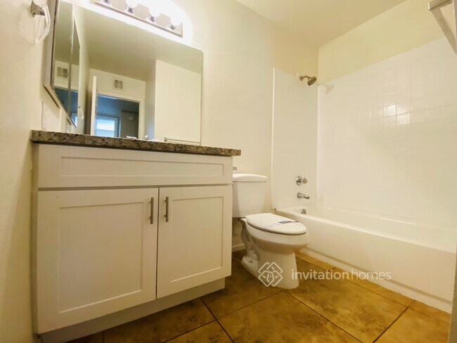 Building Photo - 1109 N Alder Ct