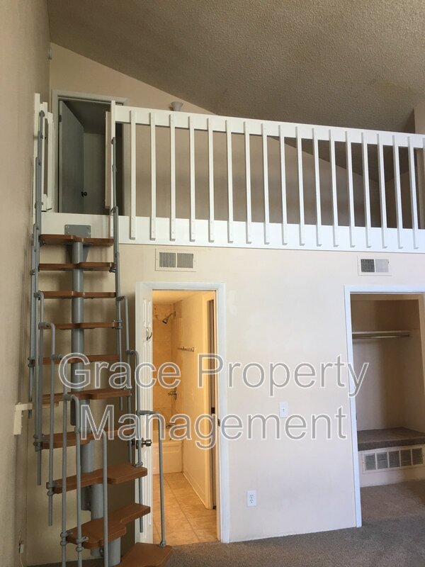 Building Photo - 6470 S Dayton St