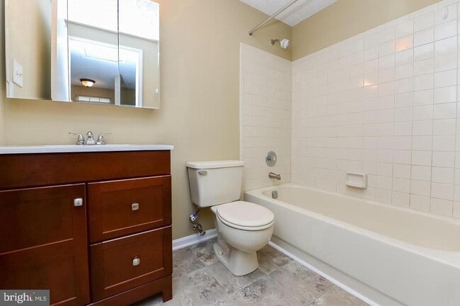 Building Photo - 81 Stoneshire Dr