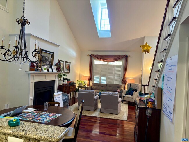 Building Photo - 836 Colridge Dr