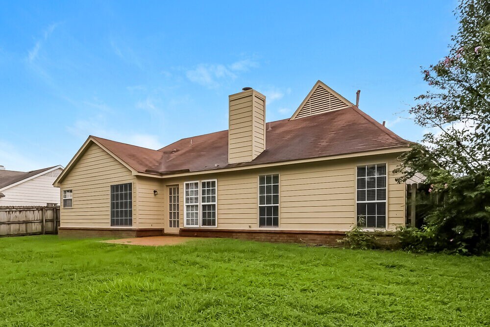 Building Photo - 4574 Kings Grant Dr