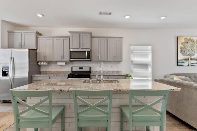 Building Photo - 6321 Town Ln