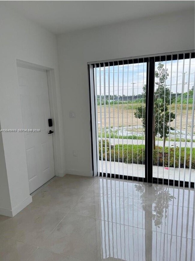 Building Photo - 26114 SW 146th Ct