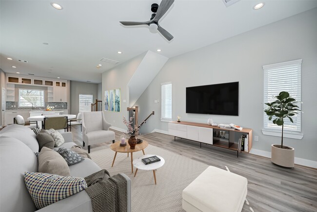 Building Photo - 1718 Hardy St