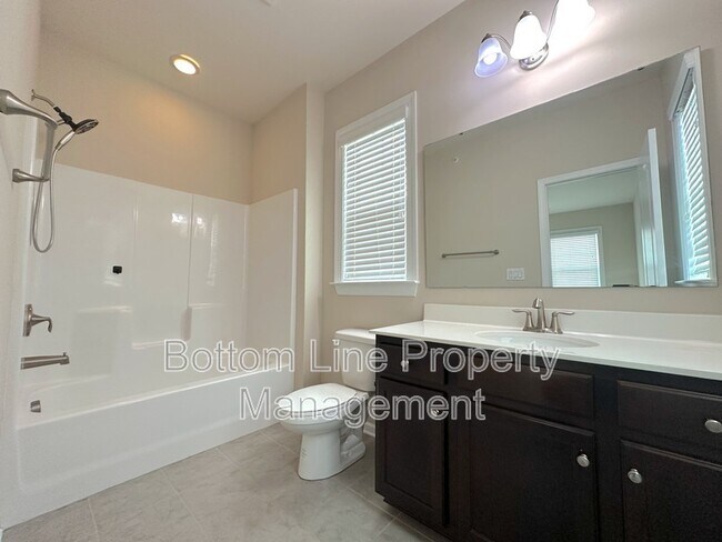 Building Photo - 1007 Anatrella Ln NW