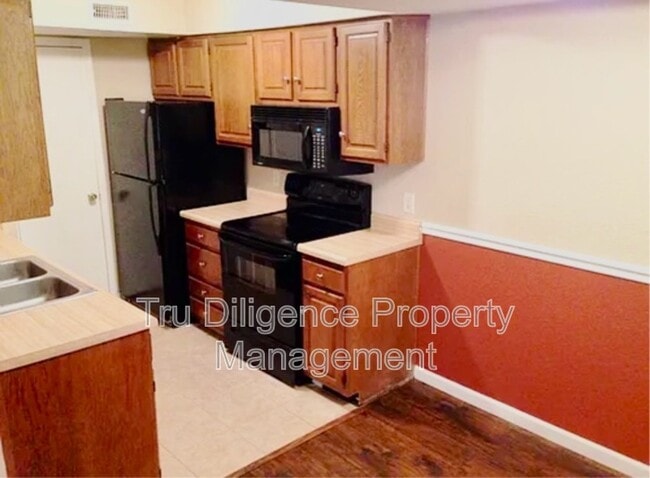 Building Photo - 14327 N Pennsylvania Ave