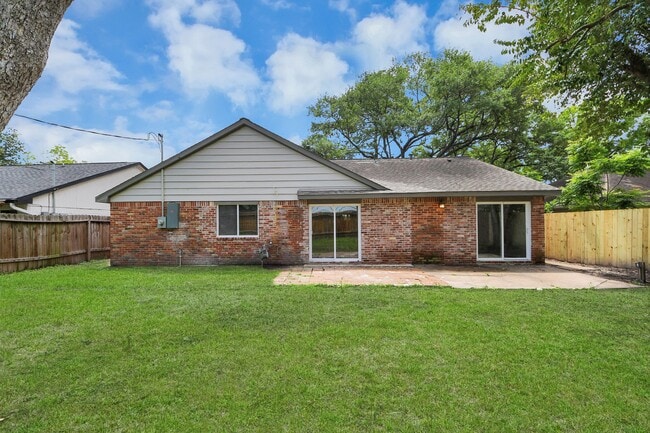 Building Photo - 6034 John Dreaper Dr