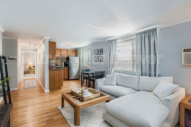 Building Photo - 1327 Steele St