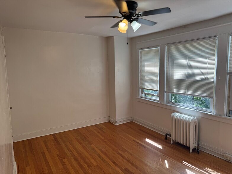 Building Photo - 5710 Beacon St