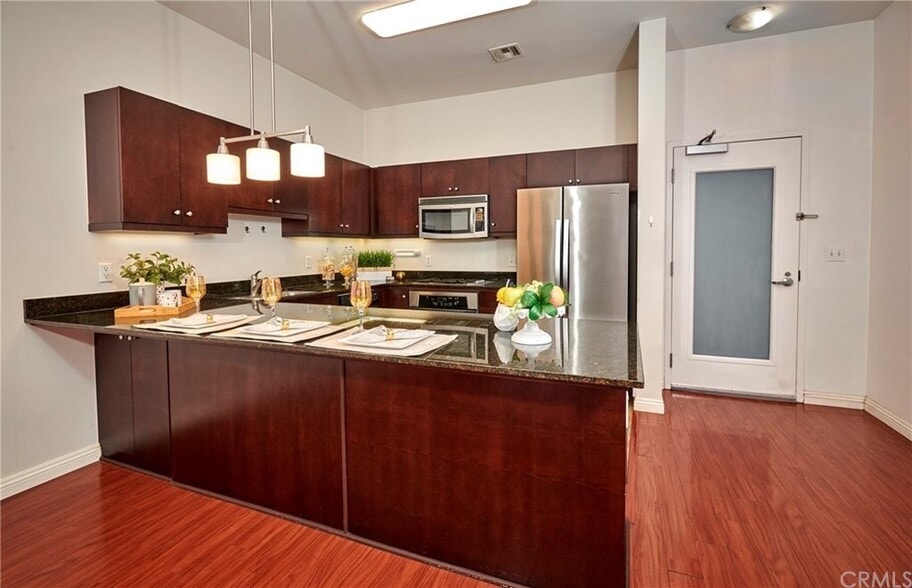 kitchen area - 435 W Center Street Promenade