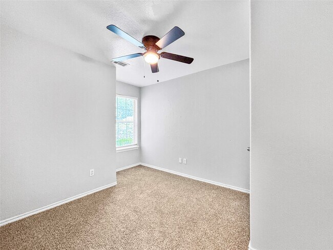 Building Photo - 4311 Amaryllis Ave