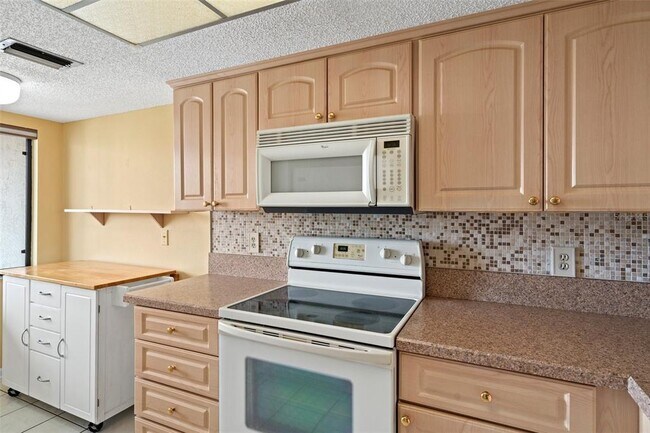 Building Photo - 8150 Brent St