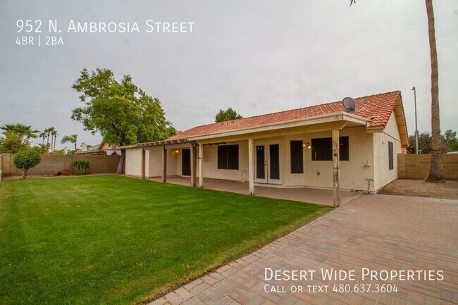 Building Photo - Beautiful 4 Bedroom, 2 Bath on the Golf Co...