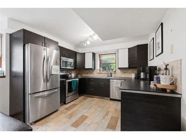 Building Photo - 3308 Roosevelt Ct NE