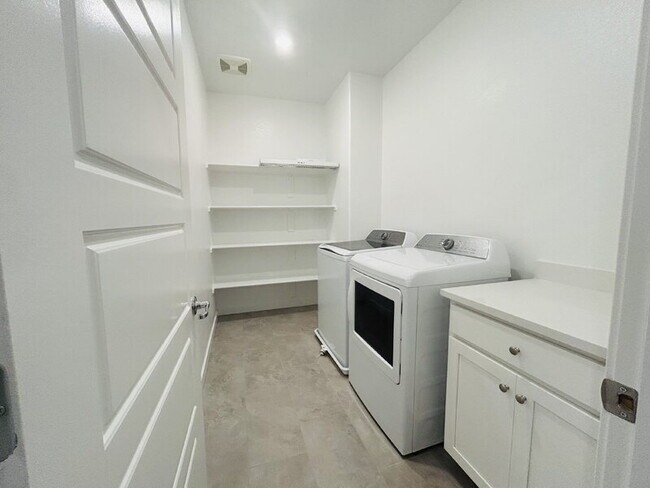 Building Photo - 3760 Oyster Pt Wy