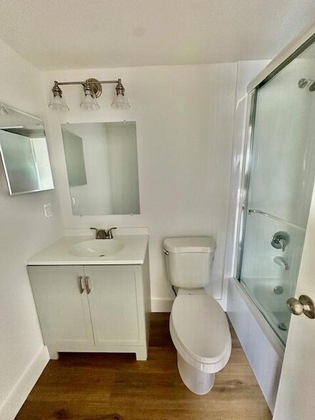 Building Photo - 244 Mansfield F