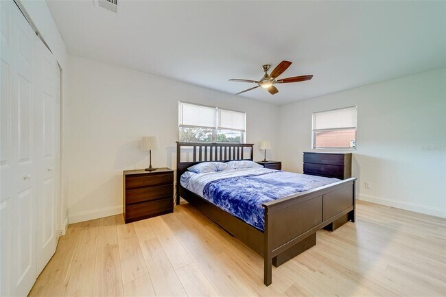 Building Photo - 11424 79th Ave