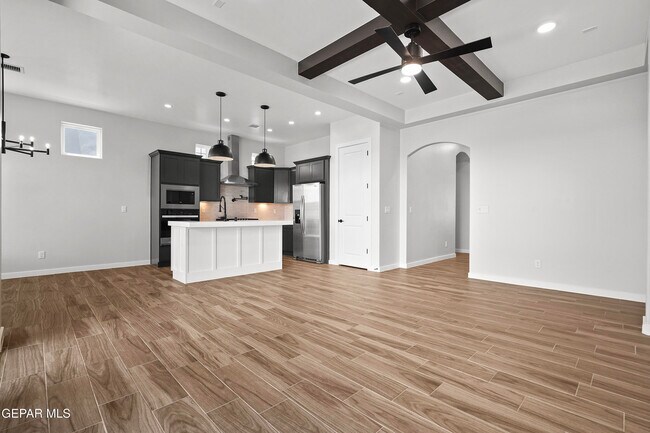 Building Photo - 13992 Margaret Ponce Ave